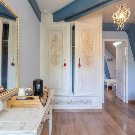 Maison D'hotes, Calme Et Piscine בית הארחה Habas