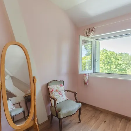 Maison D'hotes, Calme Et Piscine