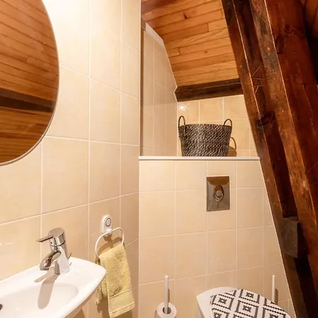 Affittacamere Maison D'hotes, Calme Et Piscine Habas