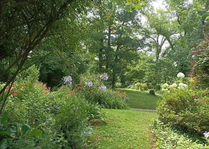 Pensión Maison D'hotes, Calme Et Piscine 3*