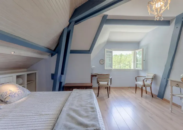 Maison D'hotes, Calme Et Piscine Pensión