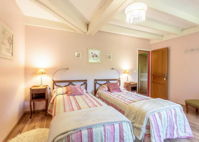 Pensión Maison D'hotes, Calme Et Piscine